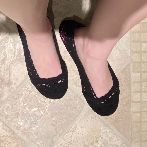 LIKE NEW Black Lace Knit Flats - Picture 4 of 4